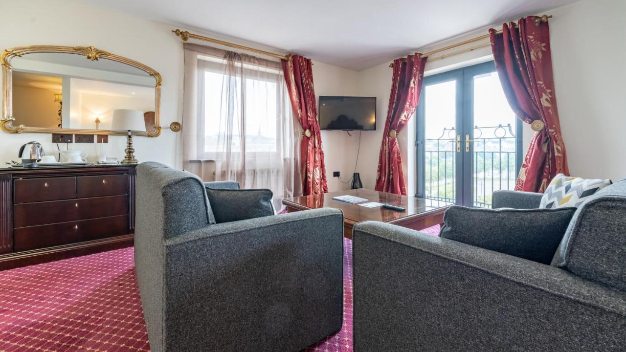 Marine Court Hotel 3*